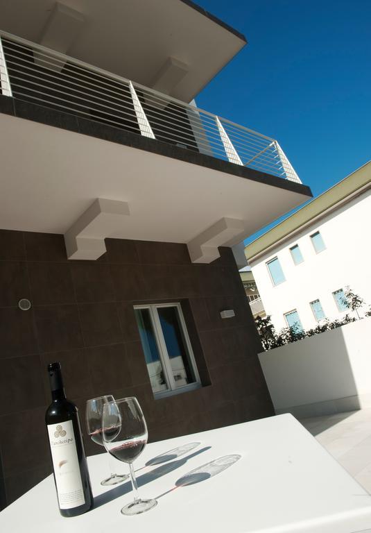 Via Del Faro Apartments توري كان المظهر الخارجي الصورة